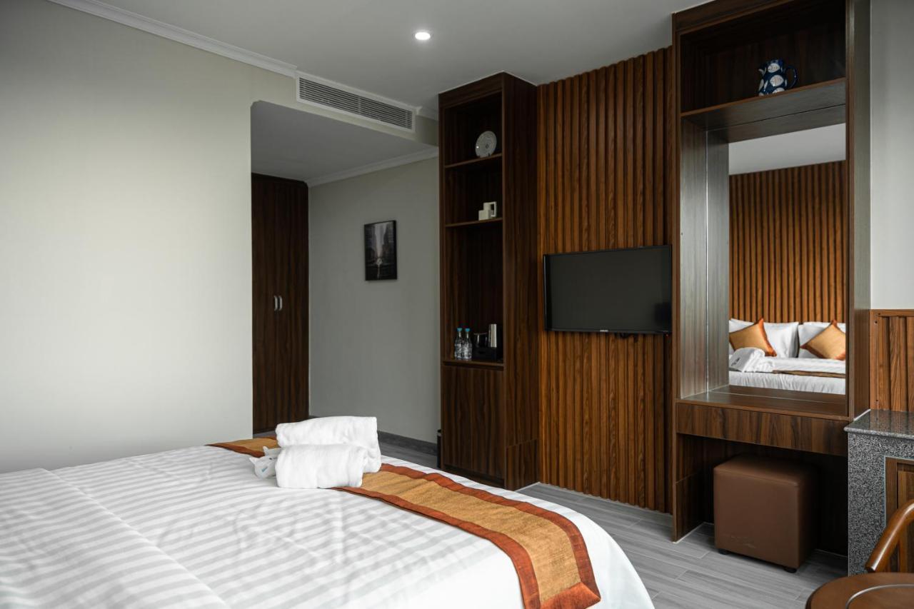 The Onra Hotel พนมเปญ ภายนอก รูปภาพ