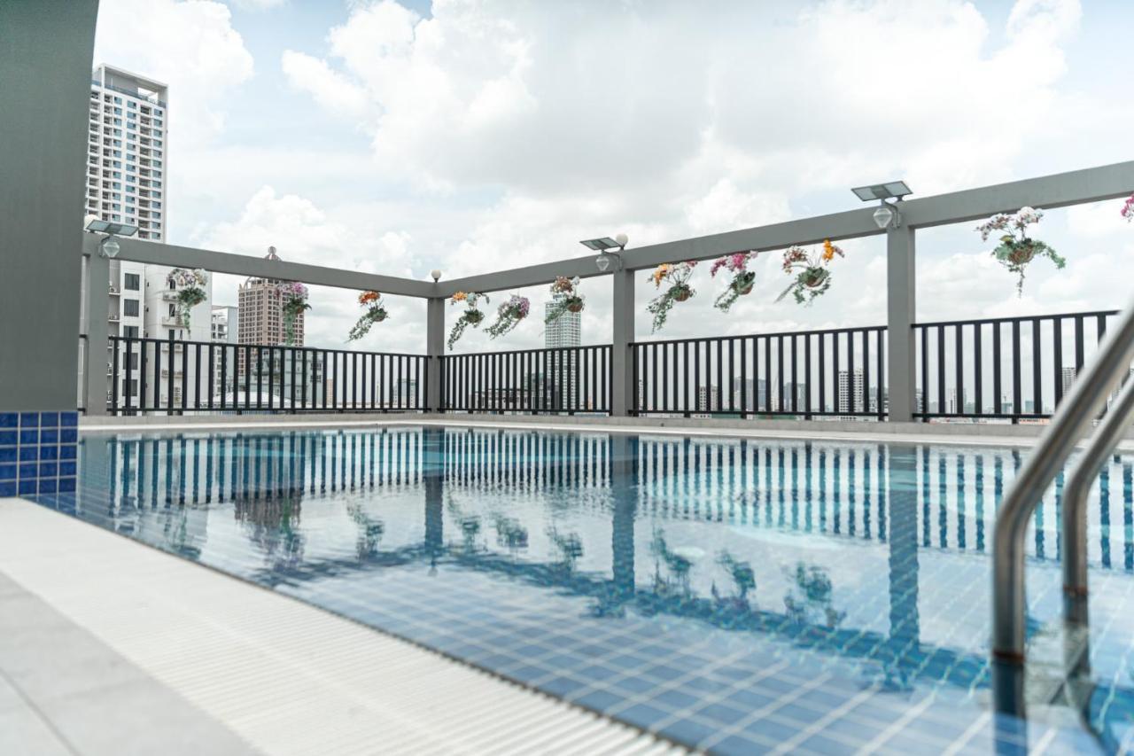 The Onra Hotel พนมเปญ ภายนอก รูปภาพ