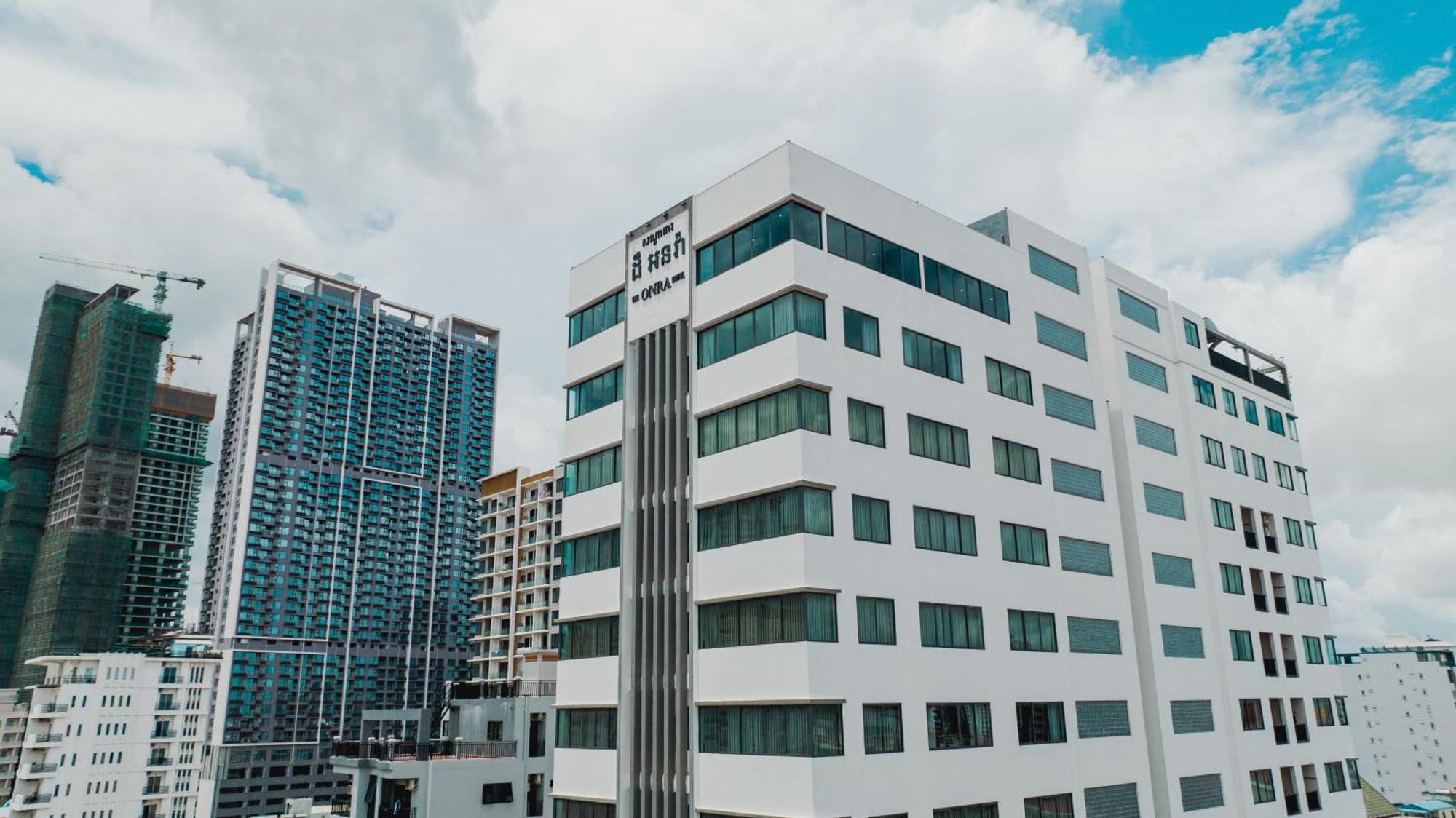 The Onra Hotel พนมเปญ ภายนอก รูปภาพ