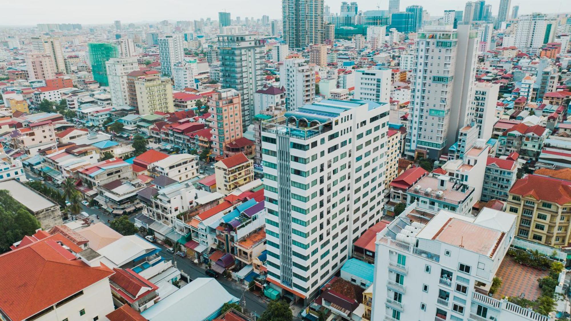The Onra Hotel พนมเปญ ภายนอก รูปภาพ