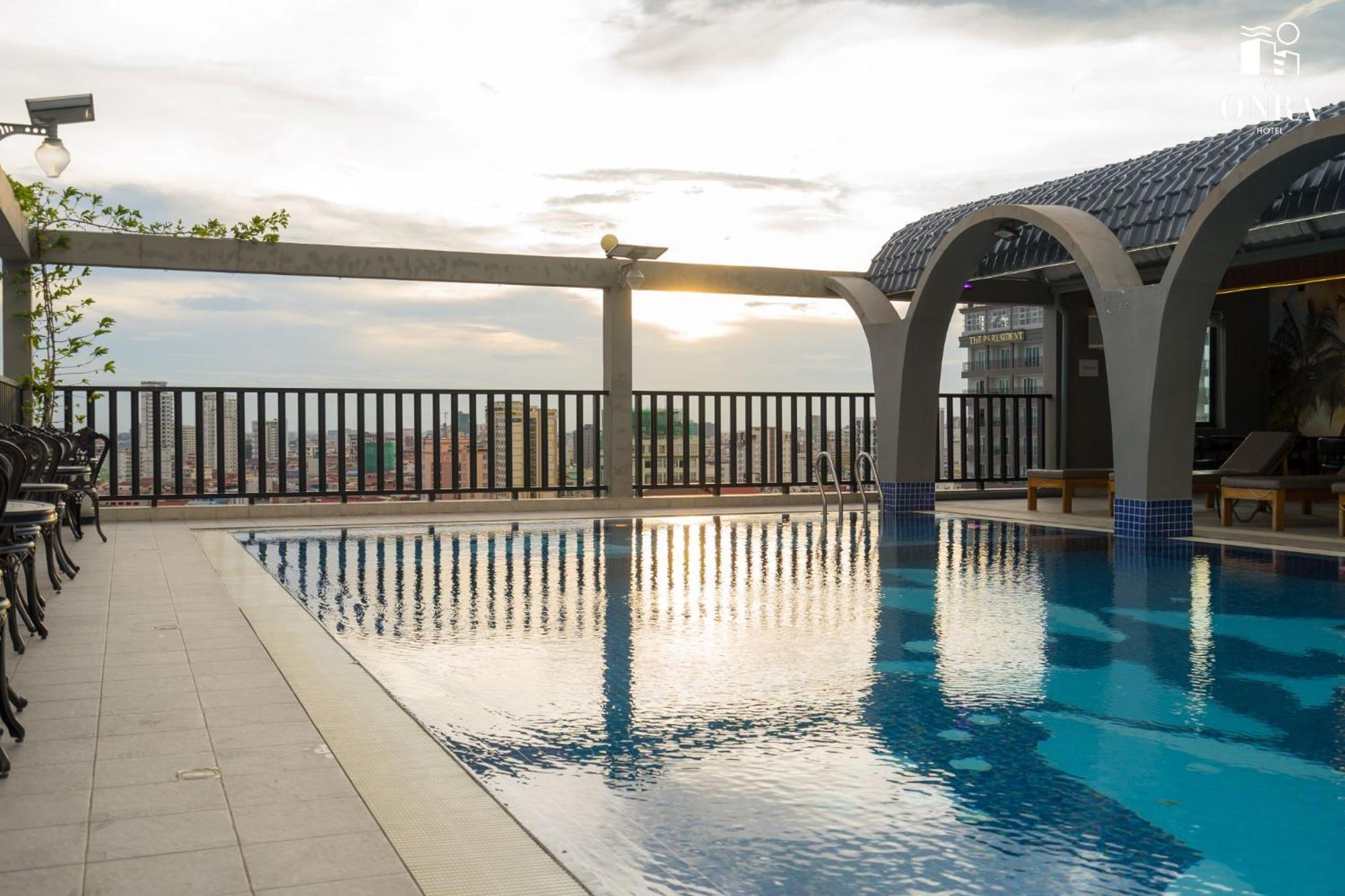 The Onra Hotel พนมเปญ ภายนอก รูปภาพ
